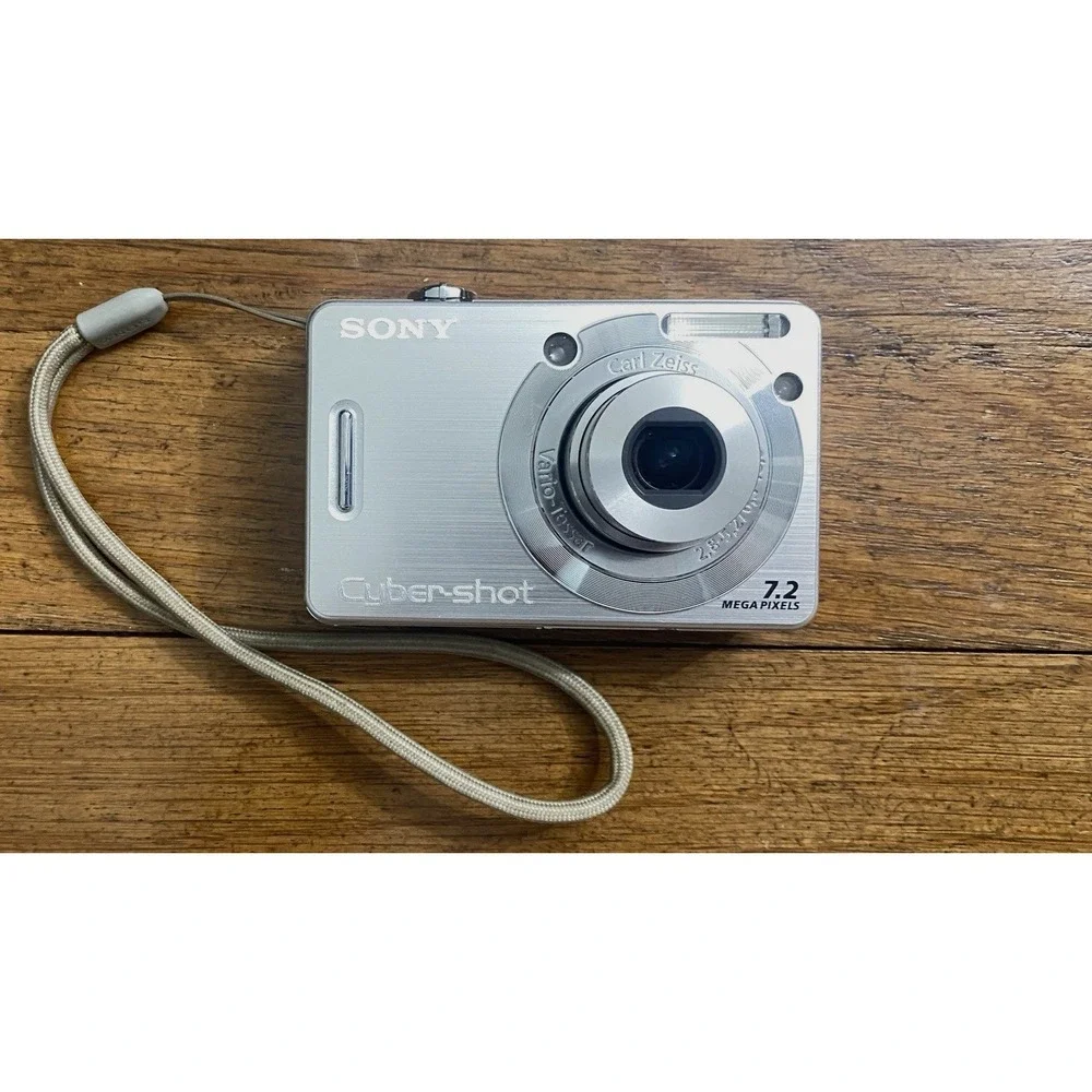 Sony Cyber-Shot DSC-W55 Silver 7.2 Mega Pixels Digital Camera Battery & Charger